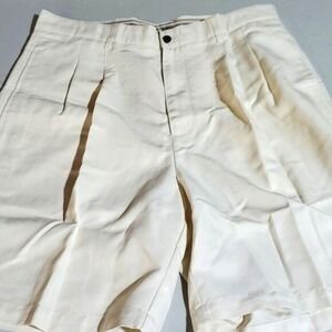Caribbean Joe Cream Pleated & Pockets 70% Rayon Sz 34 Shorts